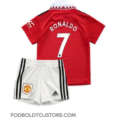 Manchester United Cristiano Ronaldo #7 Hjemmebanesæt Børn 2022-23 Kortærmet (+ Korte bukser)